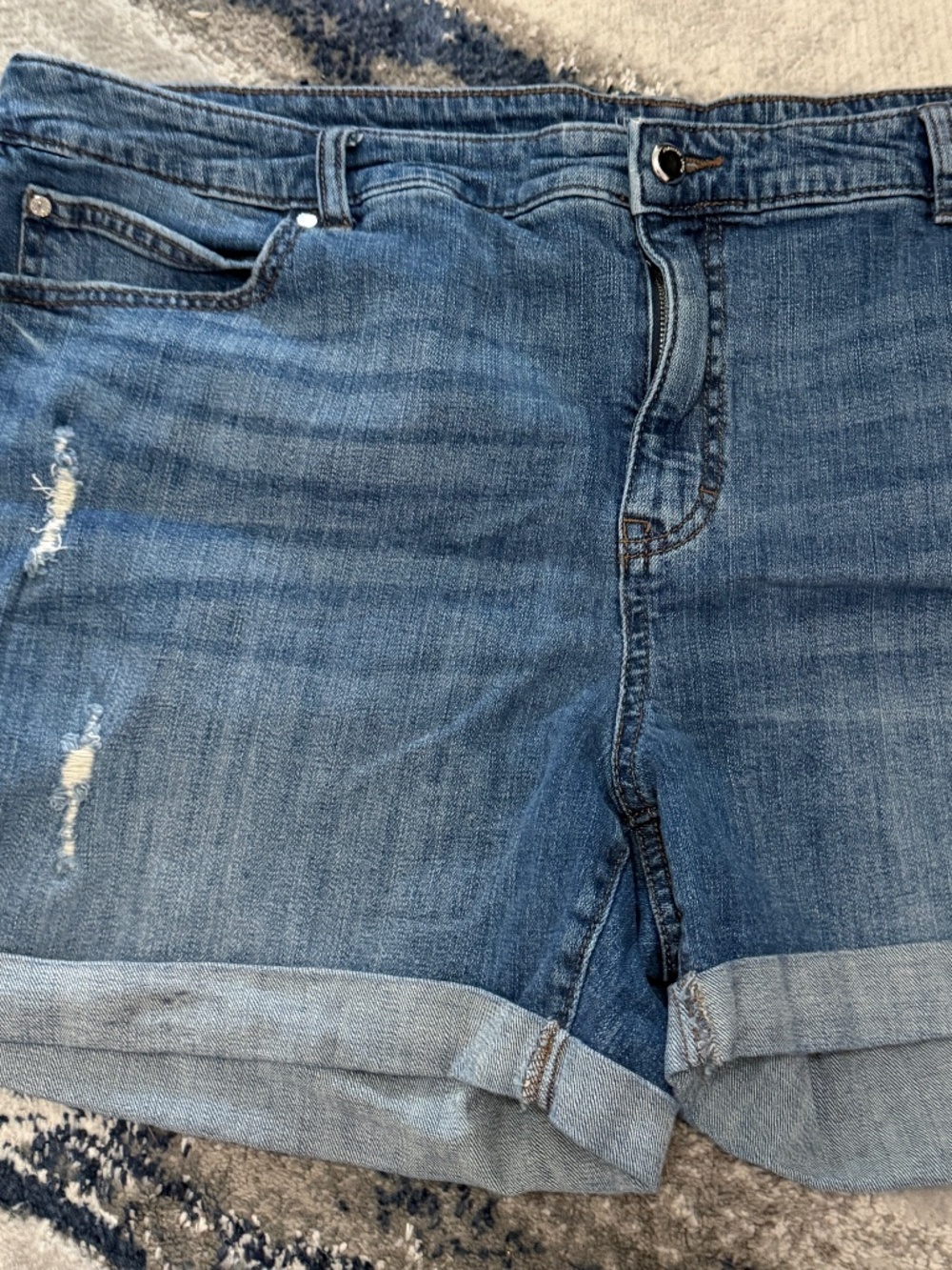 Jennifer Lopez Boyfriend Women's 20W Distressed Cuffed Denim Jean Shorts